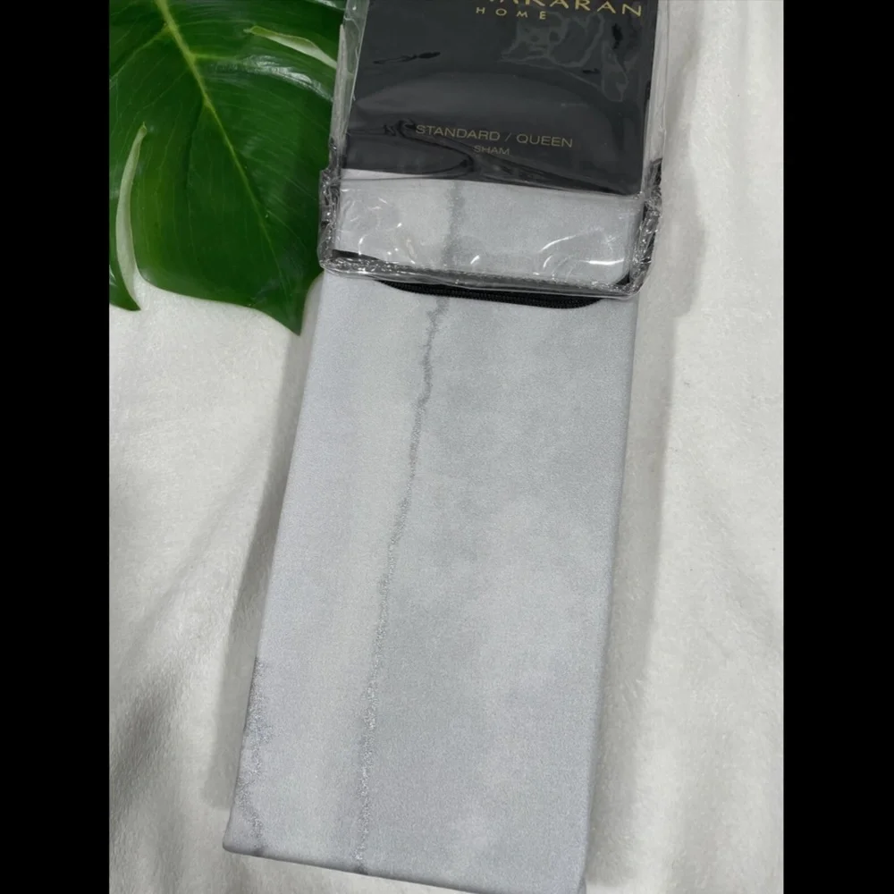 NIB‎ Donna Karan Collection [ 1 ] Standard / Queen Aire Pillow Sham